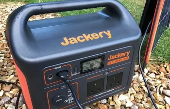 Jackery-solar_generator_1